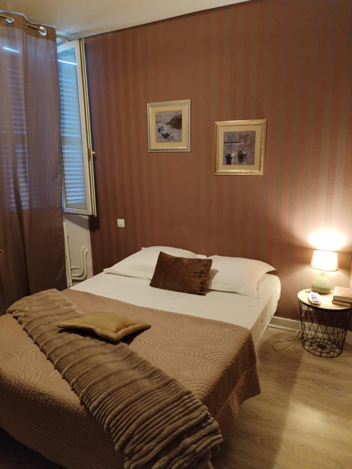 Aux Trois Rois Hotel Pont-Sur-Yonne Luaran gambar