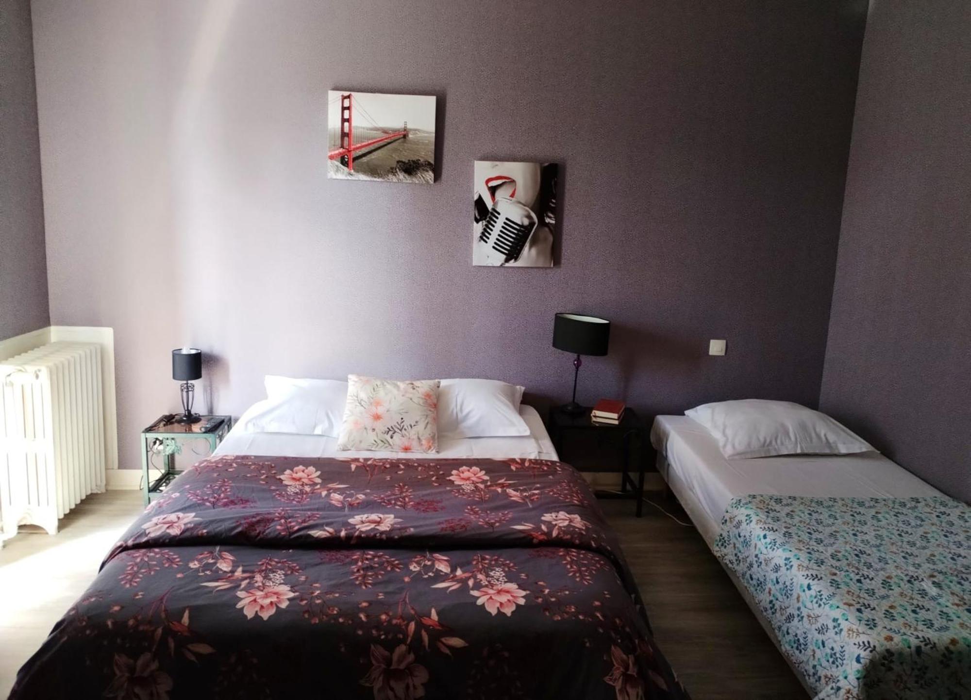 Aux Trois Rois Hotel Pont-Sur-Yonne Bilik gambar